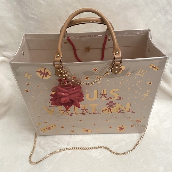 Louis Vuitton Holiday Shopping Tote Bag - Picture 2 of 9